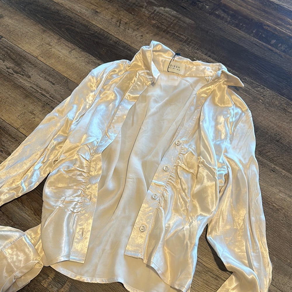 Dissh silk button up